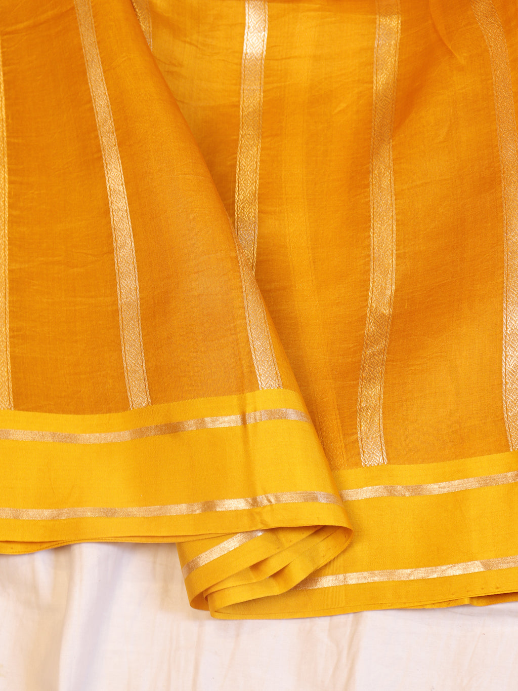 Minimal Border Handloom Kora Silk Saree