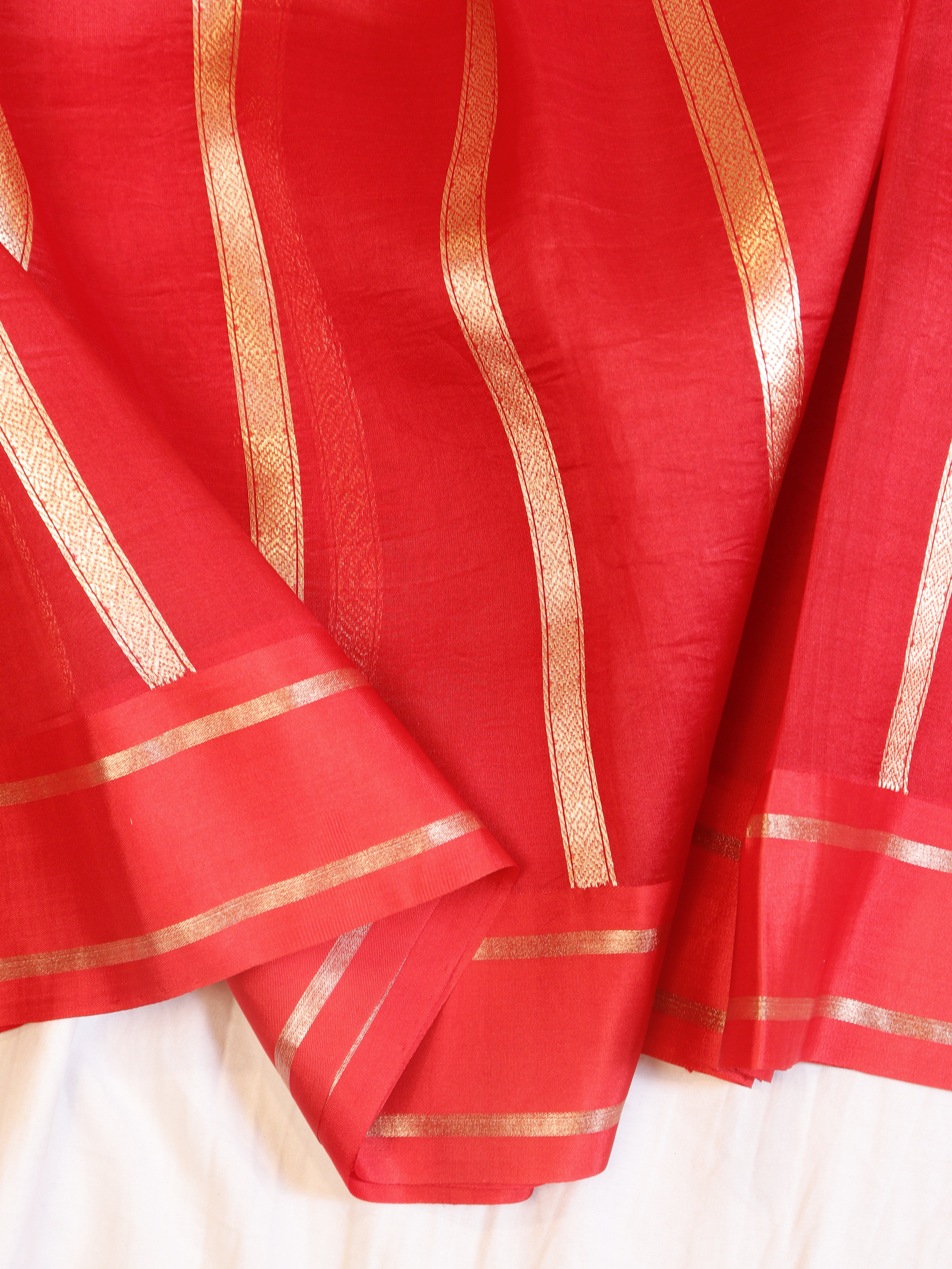 Minimal Border Handloom Kora Silk Saree