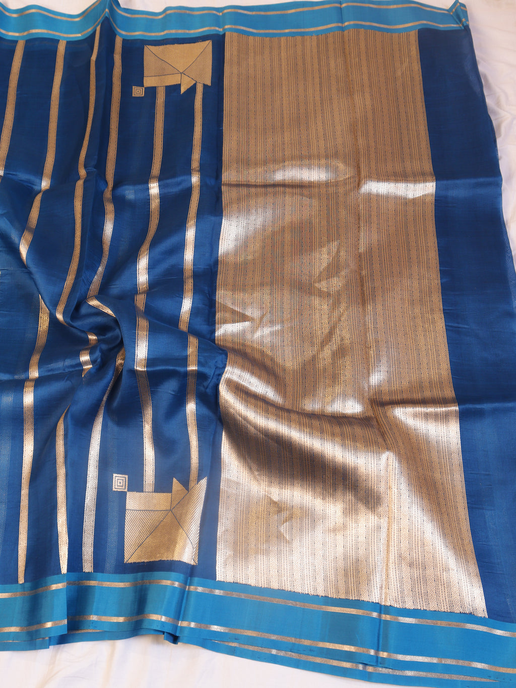 Minimal Border Handloom Kora Silk Saree