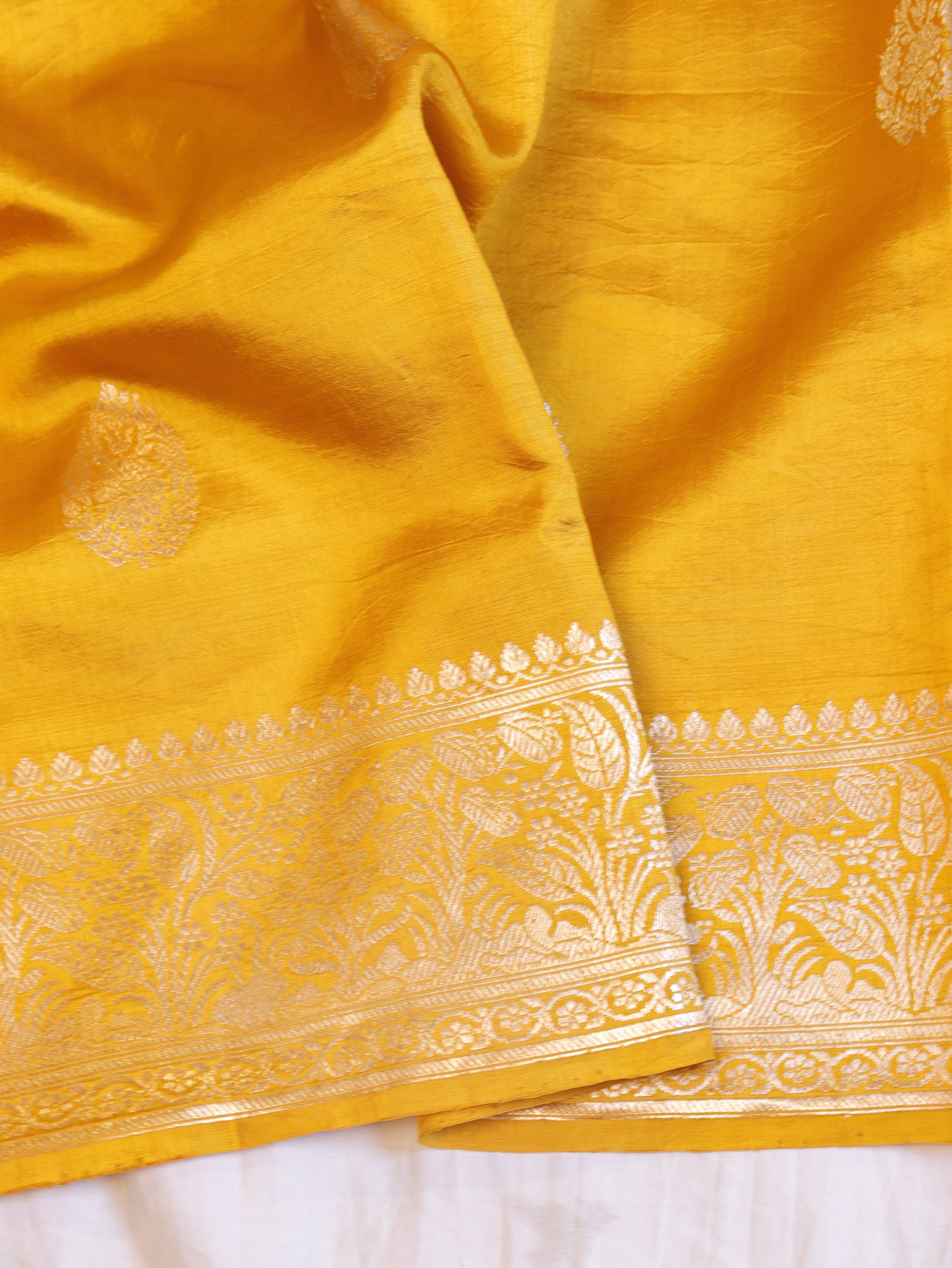 Traditional Border Handloom Pure Soft Katan Silk Saree - Yellow