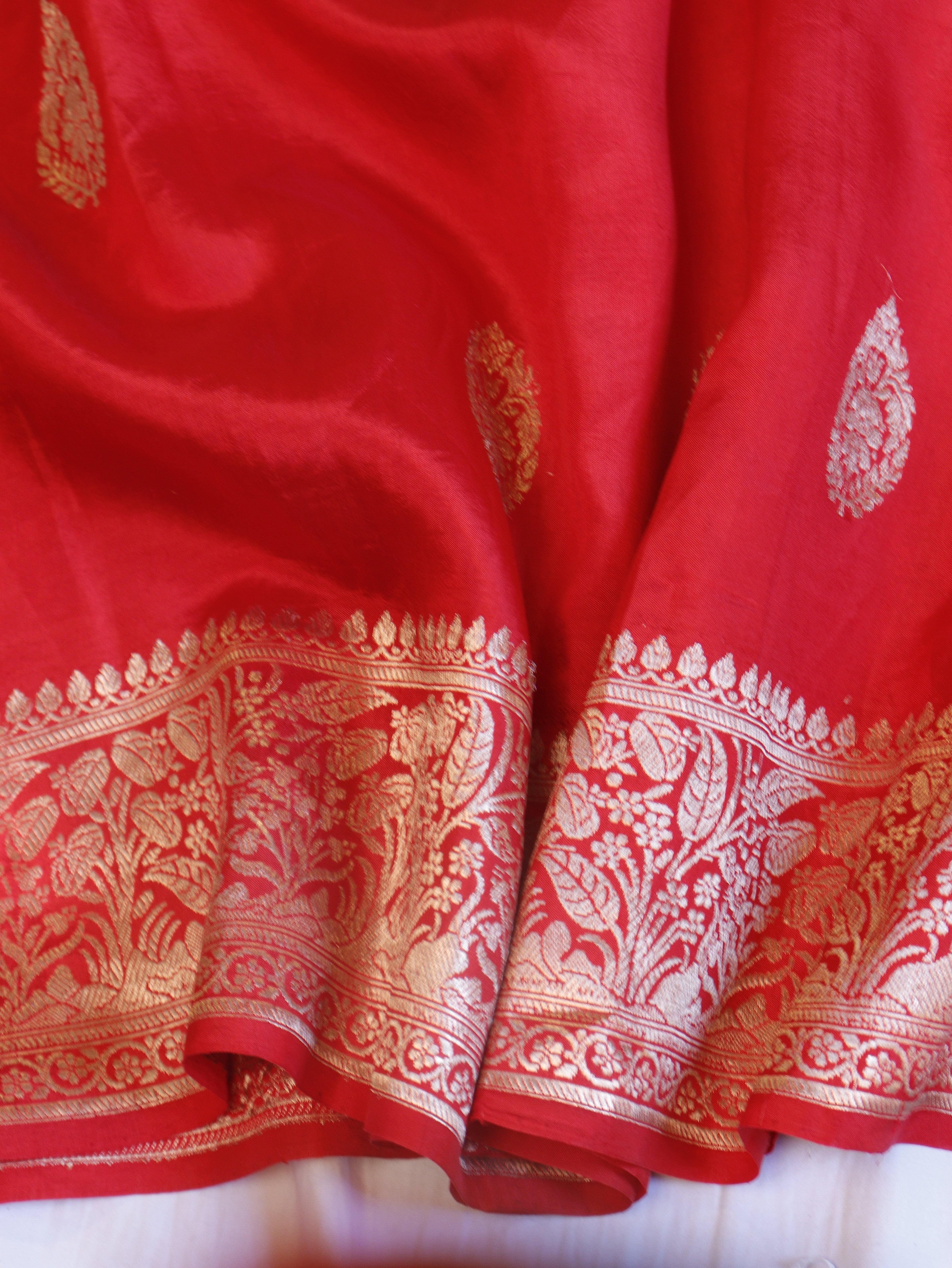 Traditional Border Handloom Pure Soft Katan Silk Saree - Red