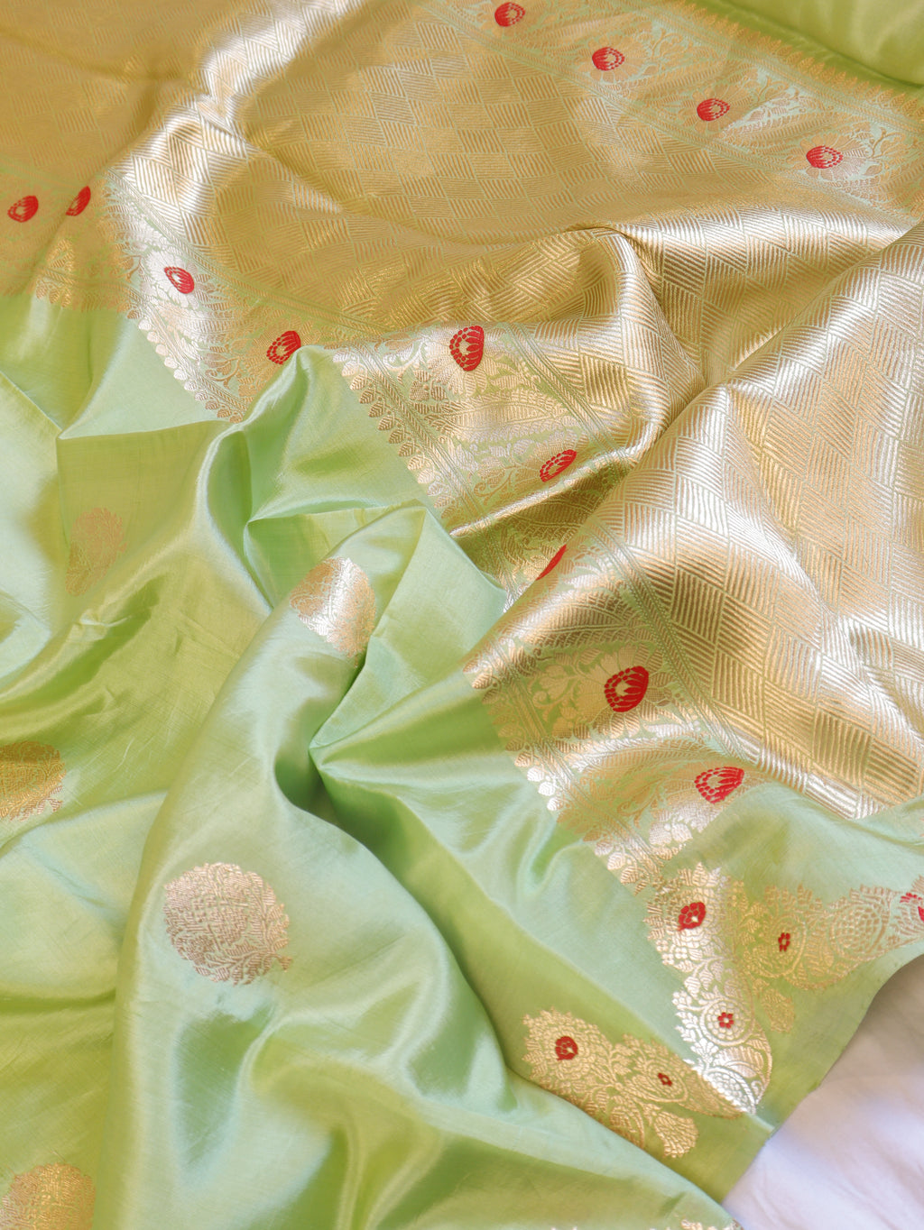 Pre-Order : Scallop Border Handloom Pure Soft Katan Silk Saree - Soft Green