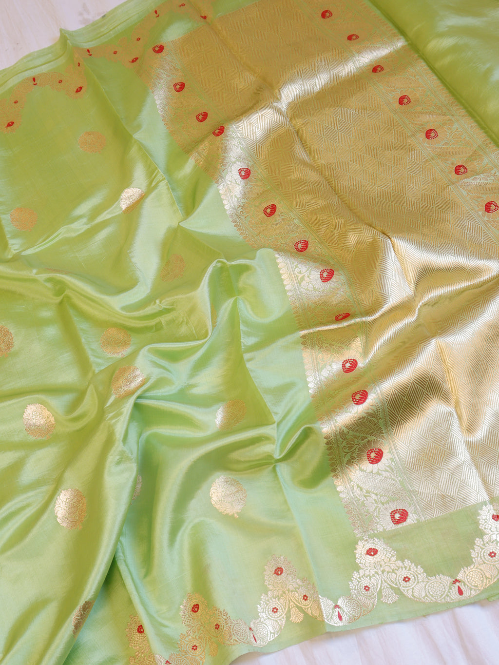 Pre-Order : Scallop Border Handloom Pure Soft Katan Silk Saree - Soft Green