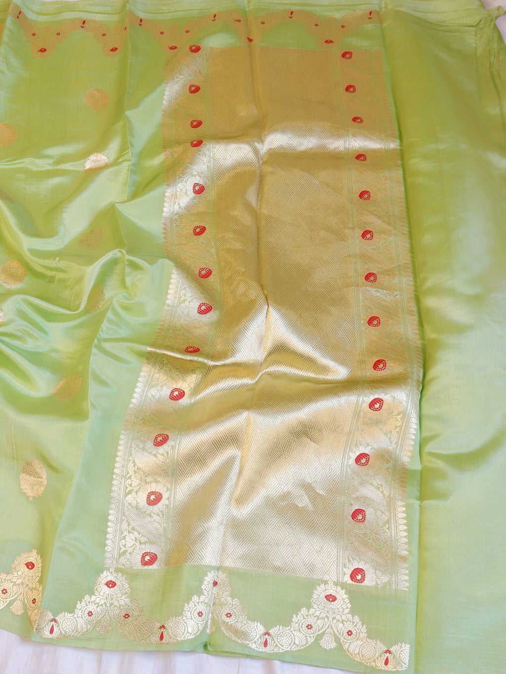 Pre-Order : Scallop Border Handloom Pure Soft Katan Silk Saree - Soft Green