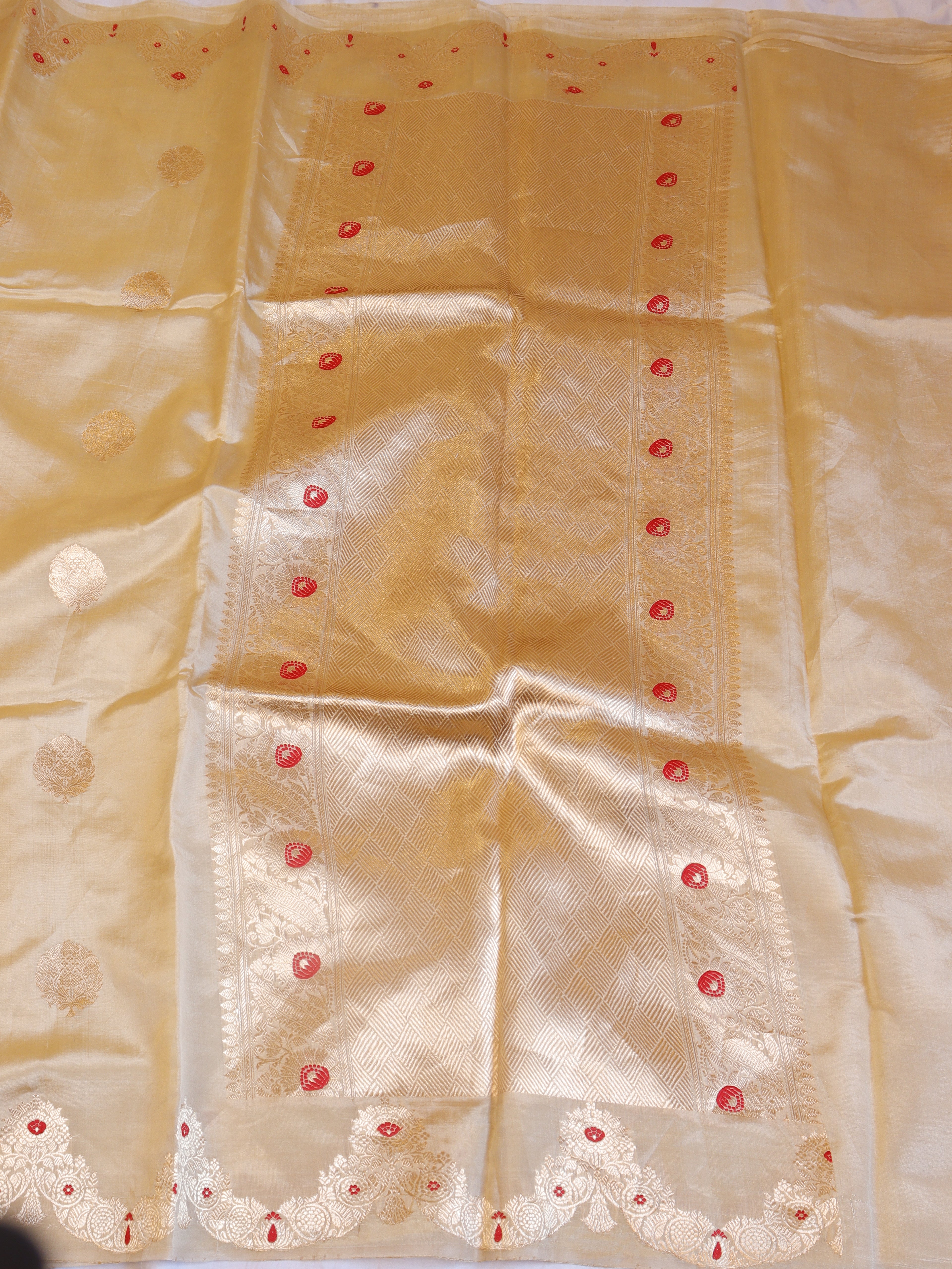 Scallop Border Handloom Pure Soft Katan Silk Saree - Beige