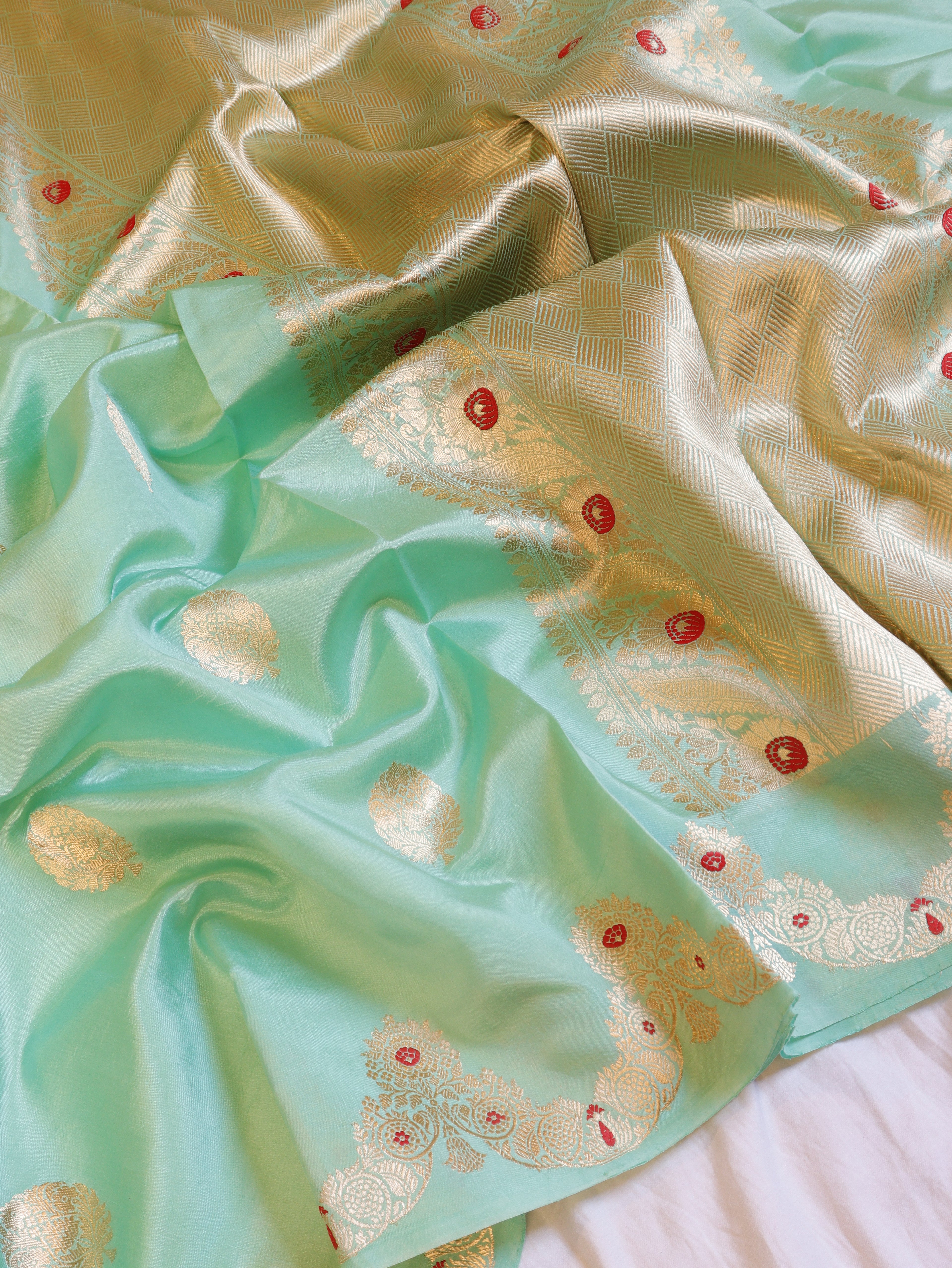 Scallop Border Handloom Pure Soft Katan Silk Saree - Seafoam