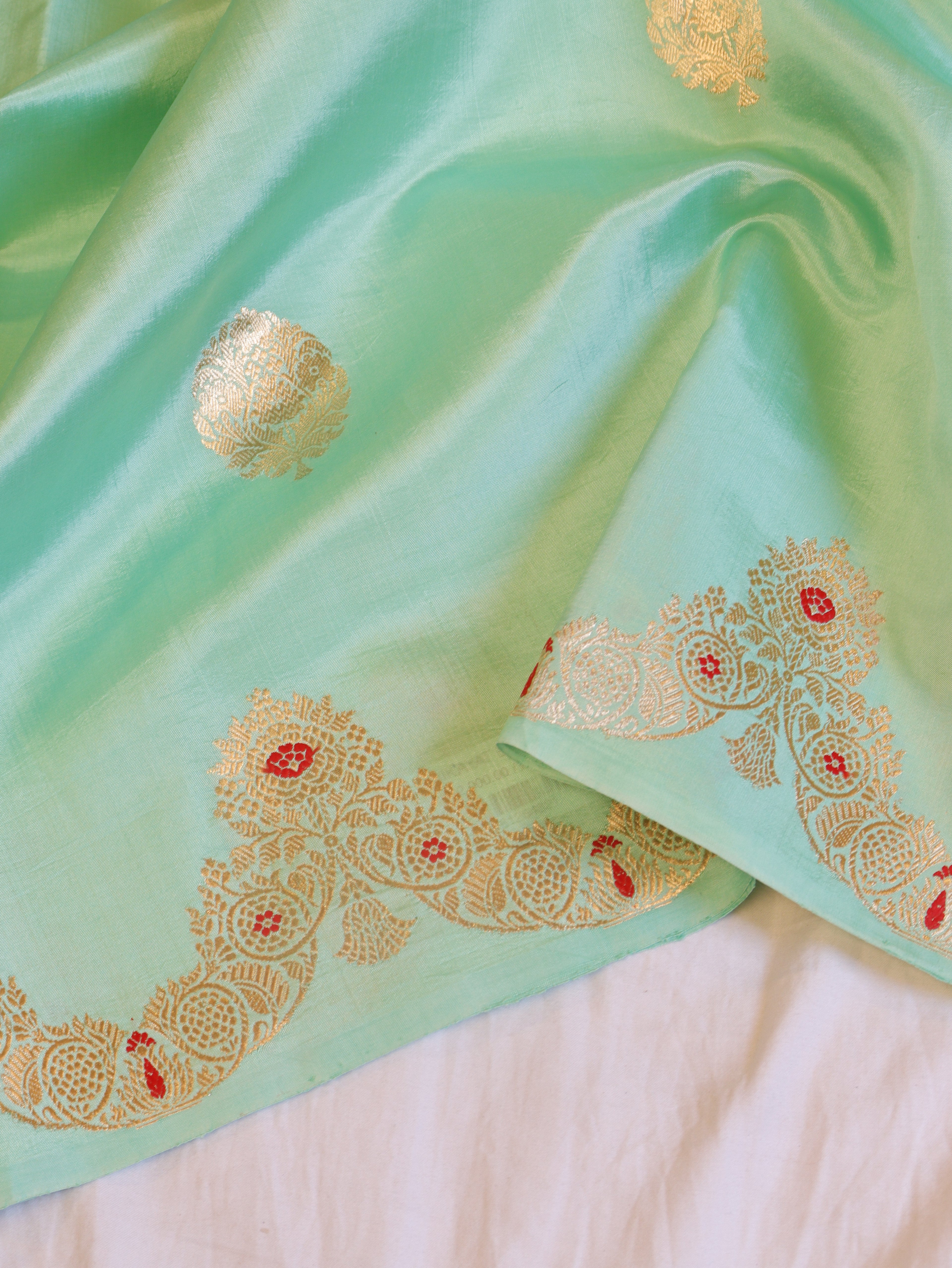 Scallop Border Handloom Pure Soft Katan Silk Saree - Seafoam