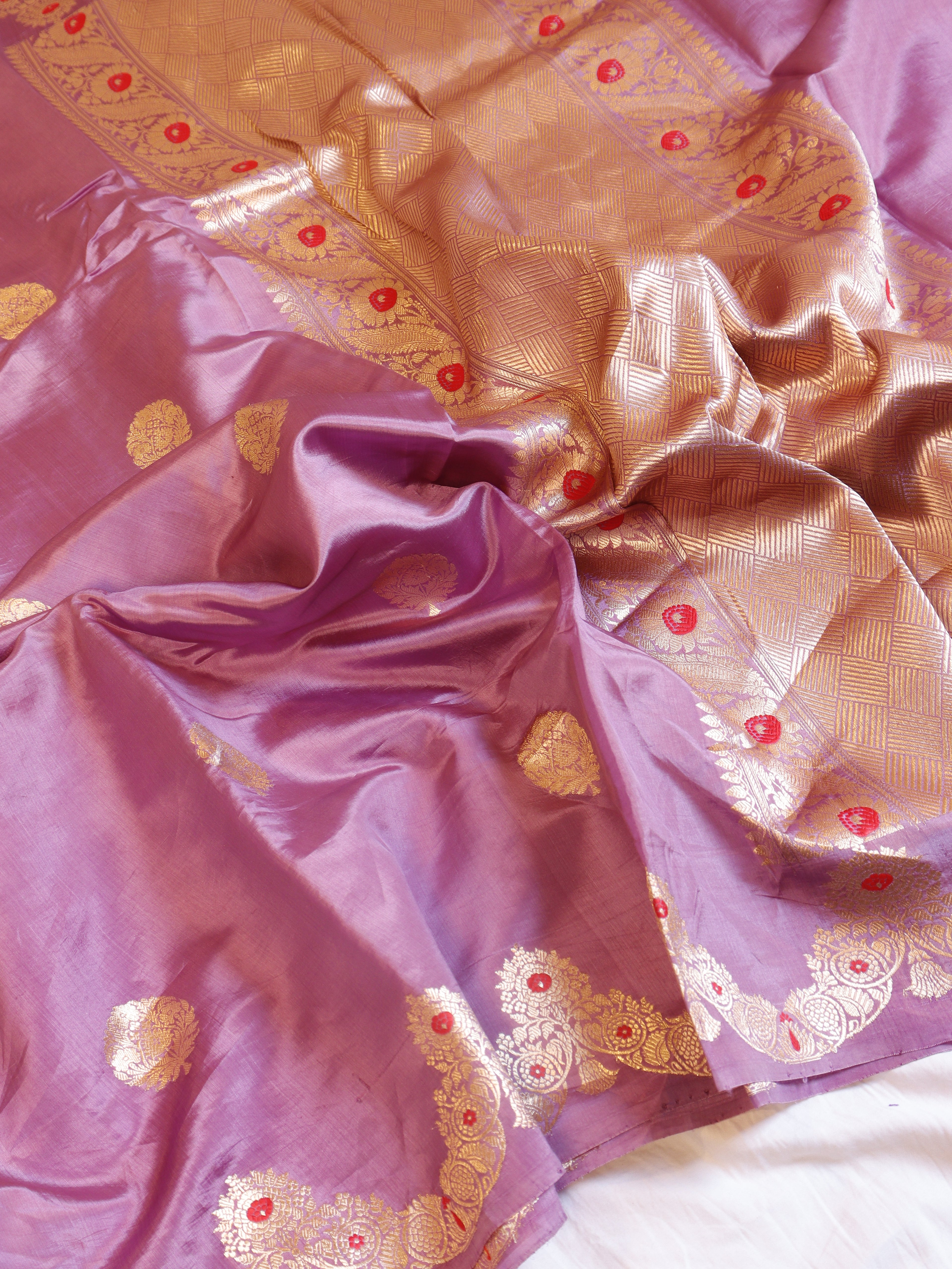 Scallop Border Handloom Pure Soft Katan Silk Saree - Orchid