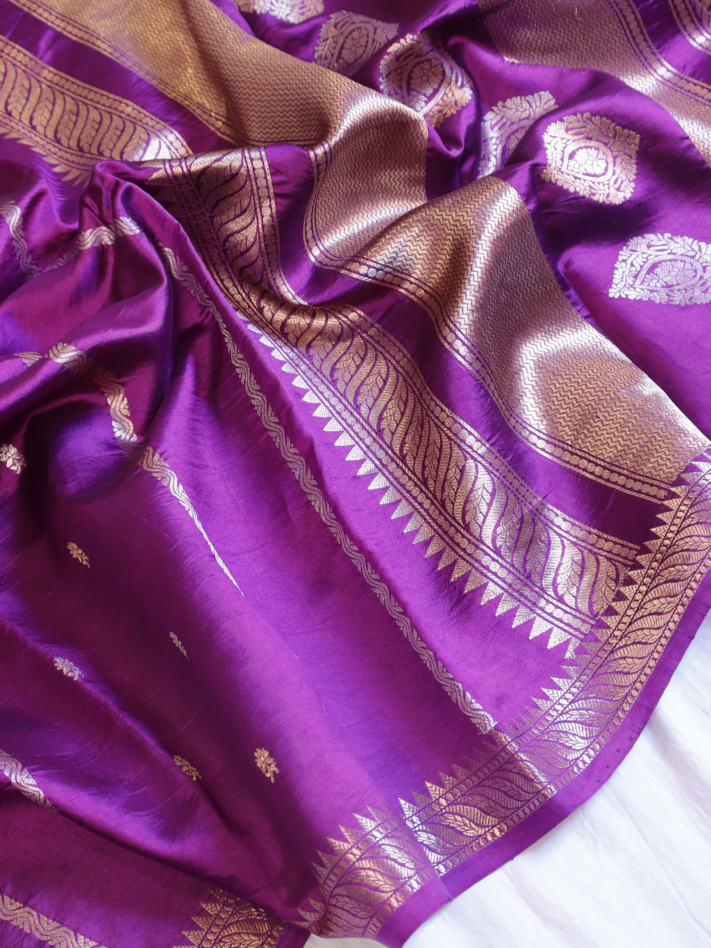 Elegant Border Handloom Pure Soft Katan Silk Saree - Purple Plum
