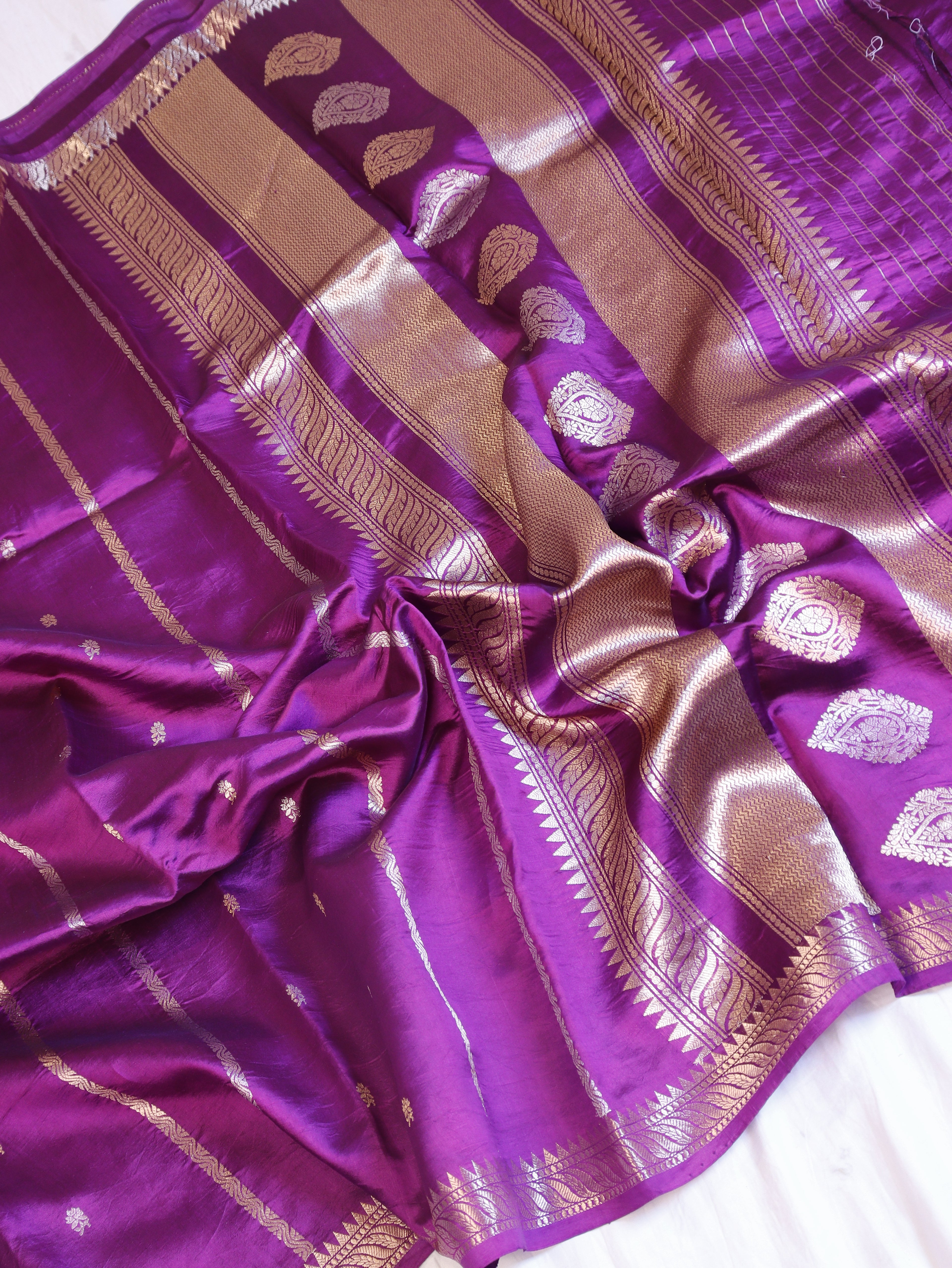 Elegant Border Handloom Pure Soft Katan Silk Saree - Purple Plum