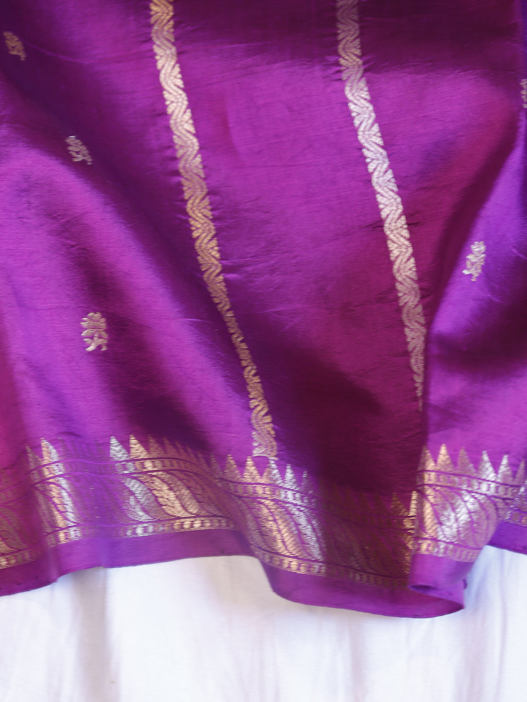 Elegant Border Handloom Pure Soft Katan Silk Saree - Purple Plum