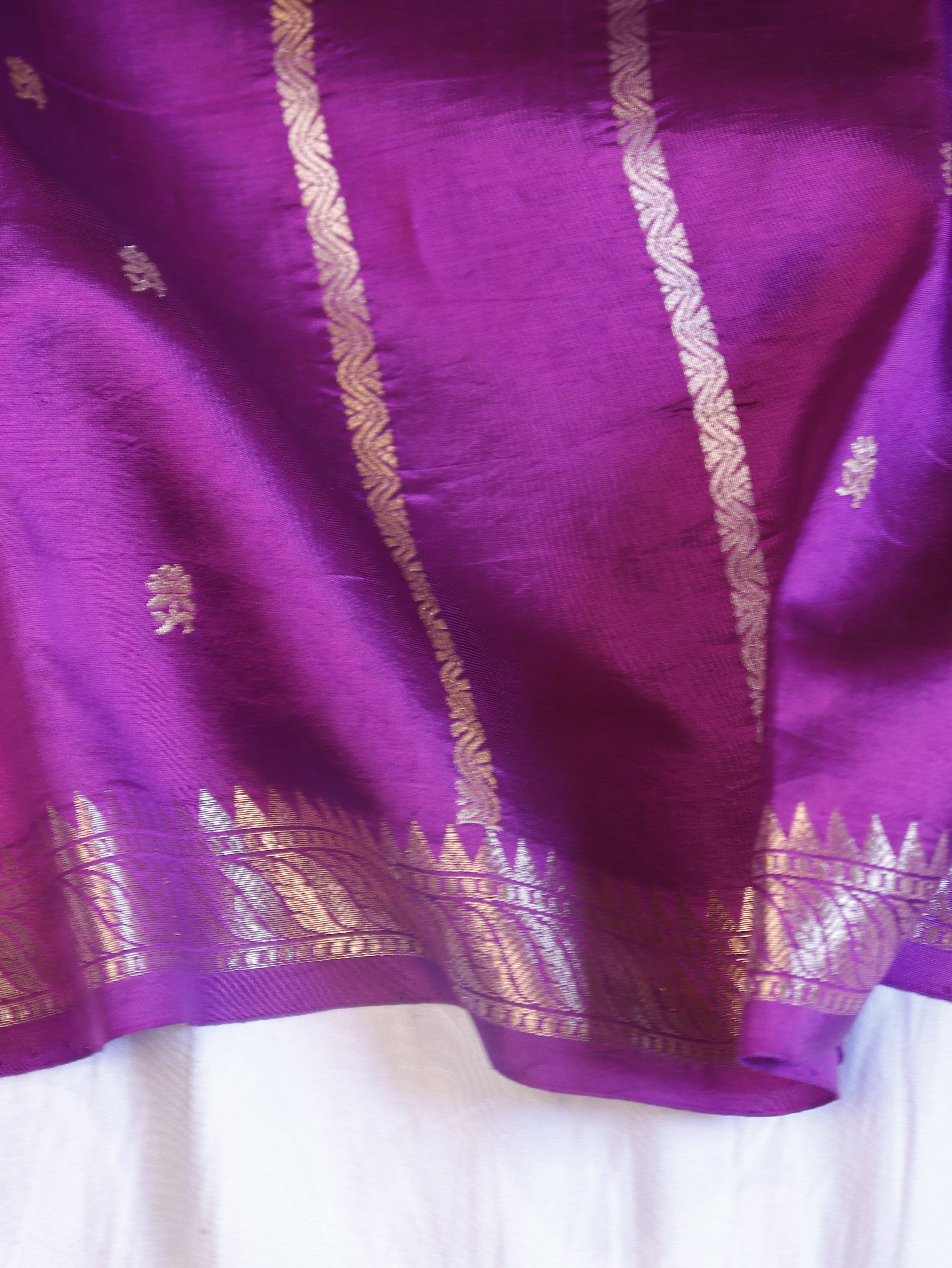 Elegant Border Handloom Pure Soft Katan Silk Saree - Purple Plum
