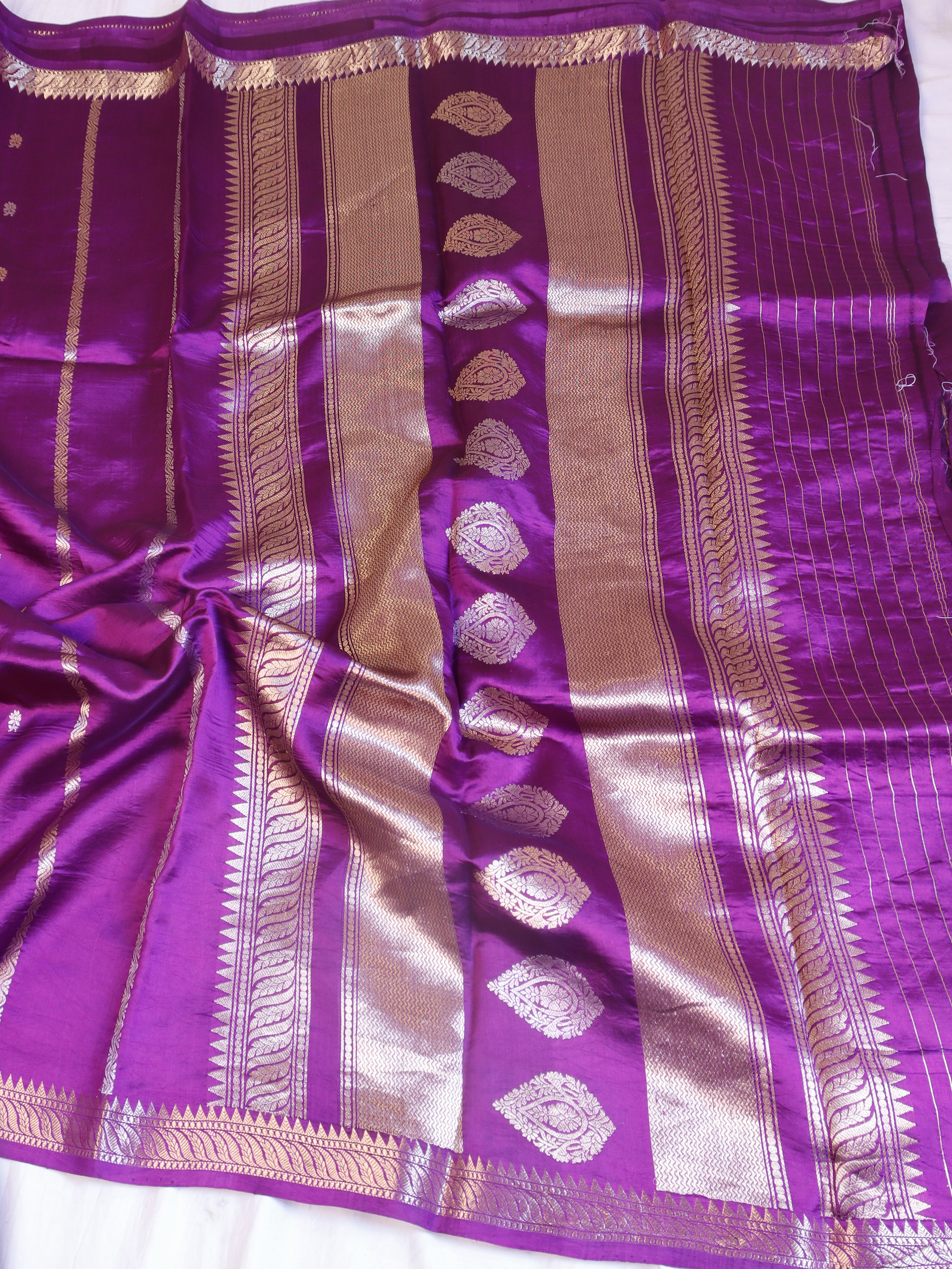 Elegant Border Handloom Pure Soft Katan Silk Saree - Purple Plum