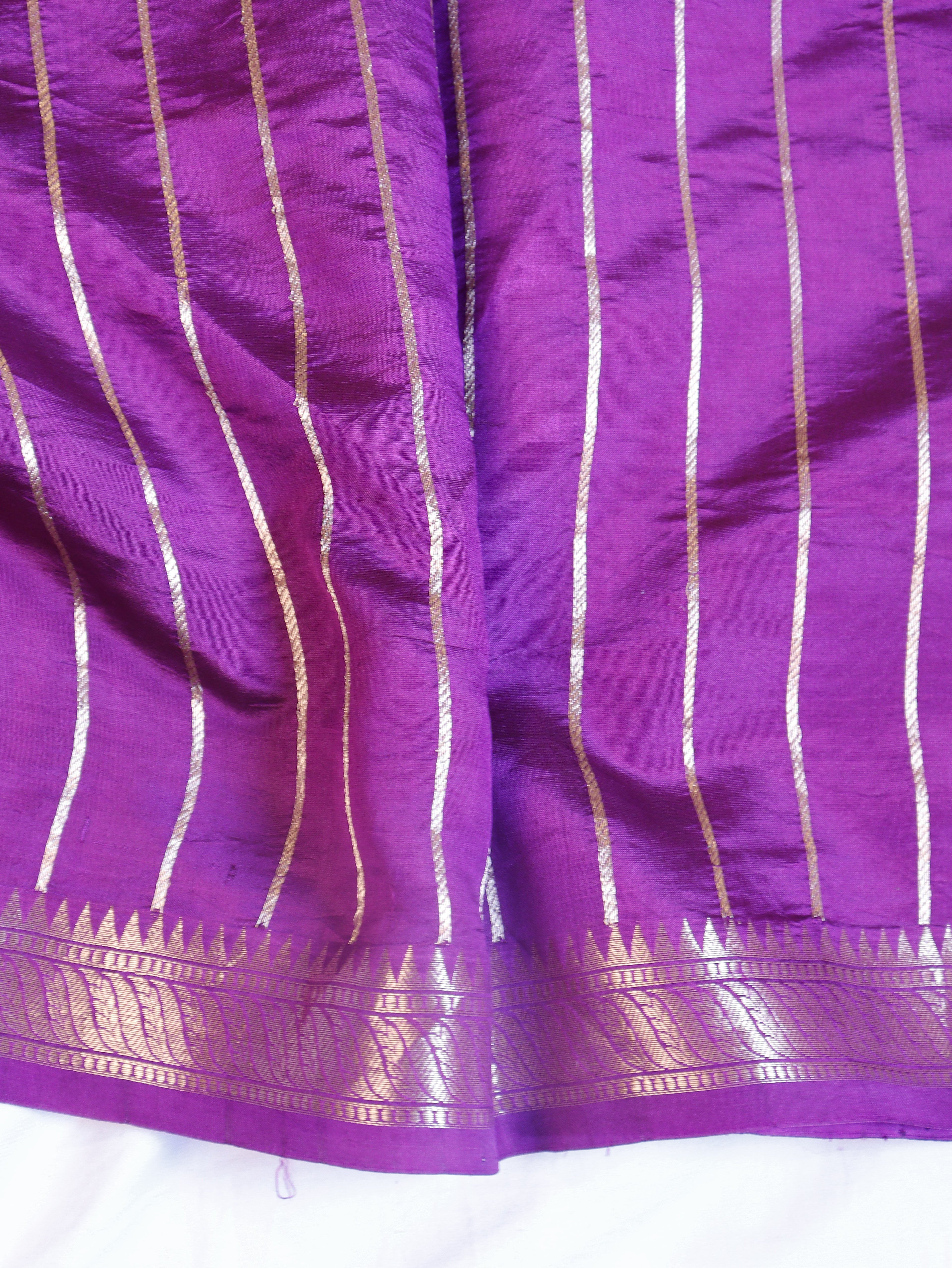 Elegant Border Handloom Pure Soft Katan Silk Saree - Purple Plum
