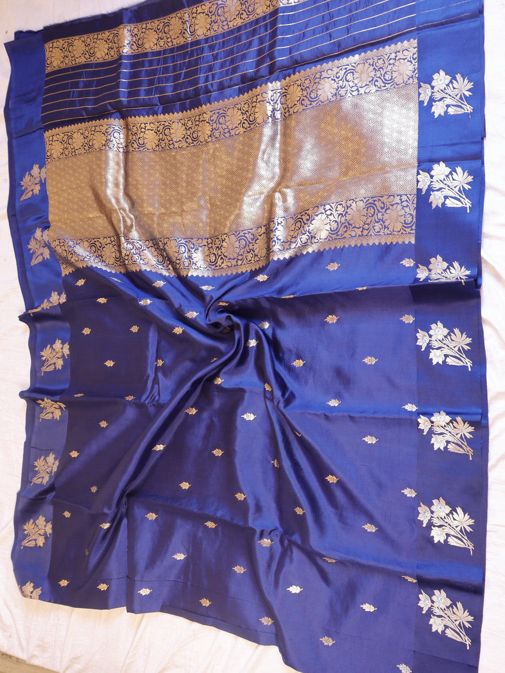 Flower Border Handloom Pure Soft Katan Silk Saree - Blue