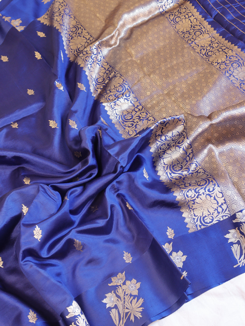 Flower Border Handloom Pure Soft Katan Silk Saree - Blue