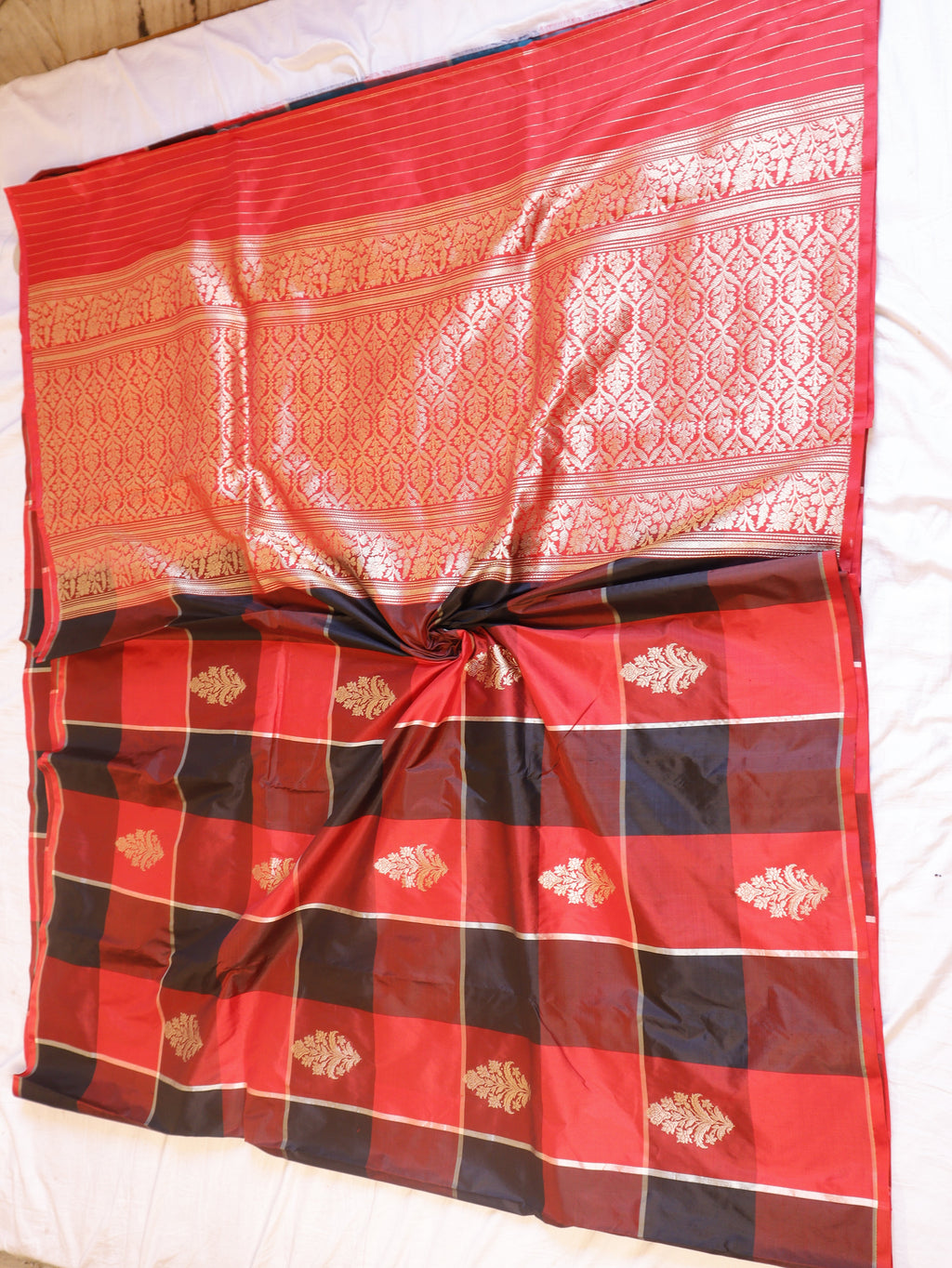 Pre-Order : Minimal Border Handloom Pure Katan Silk Saree - Red