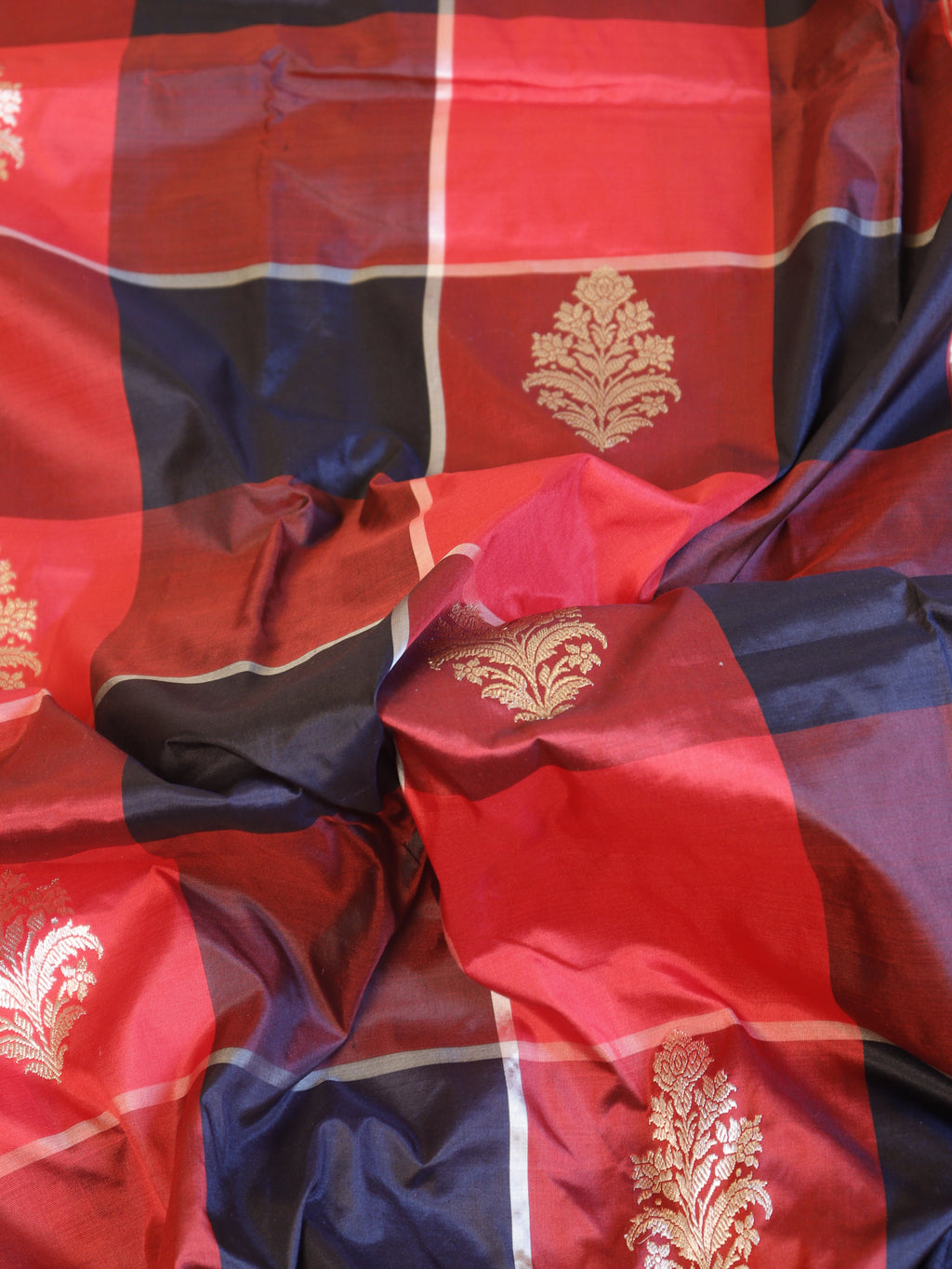 Pre-Order : Minimal Border Handloom Pure Katan Silk Saree - Red