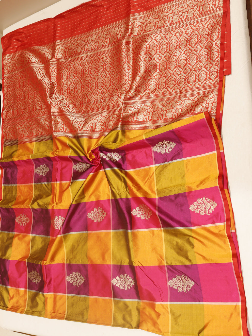 Minimal Border Handloom Pure Katan Silk Saree - Red