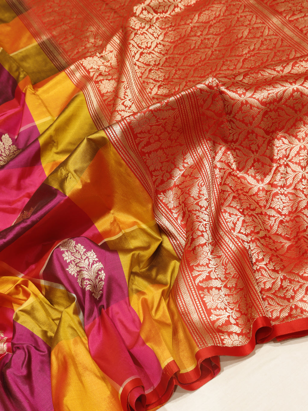 Minimal Border Handloom Pure Katan Silk Saree - Red