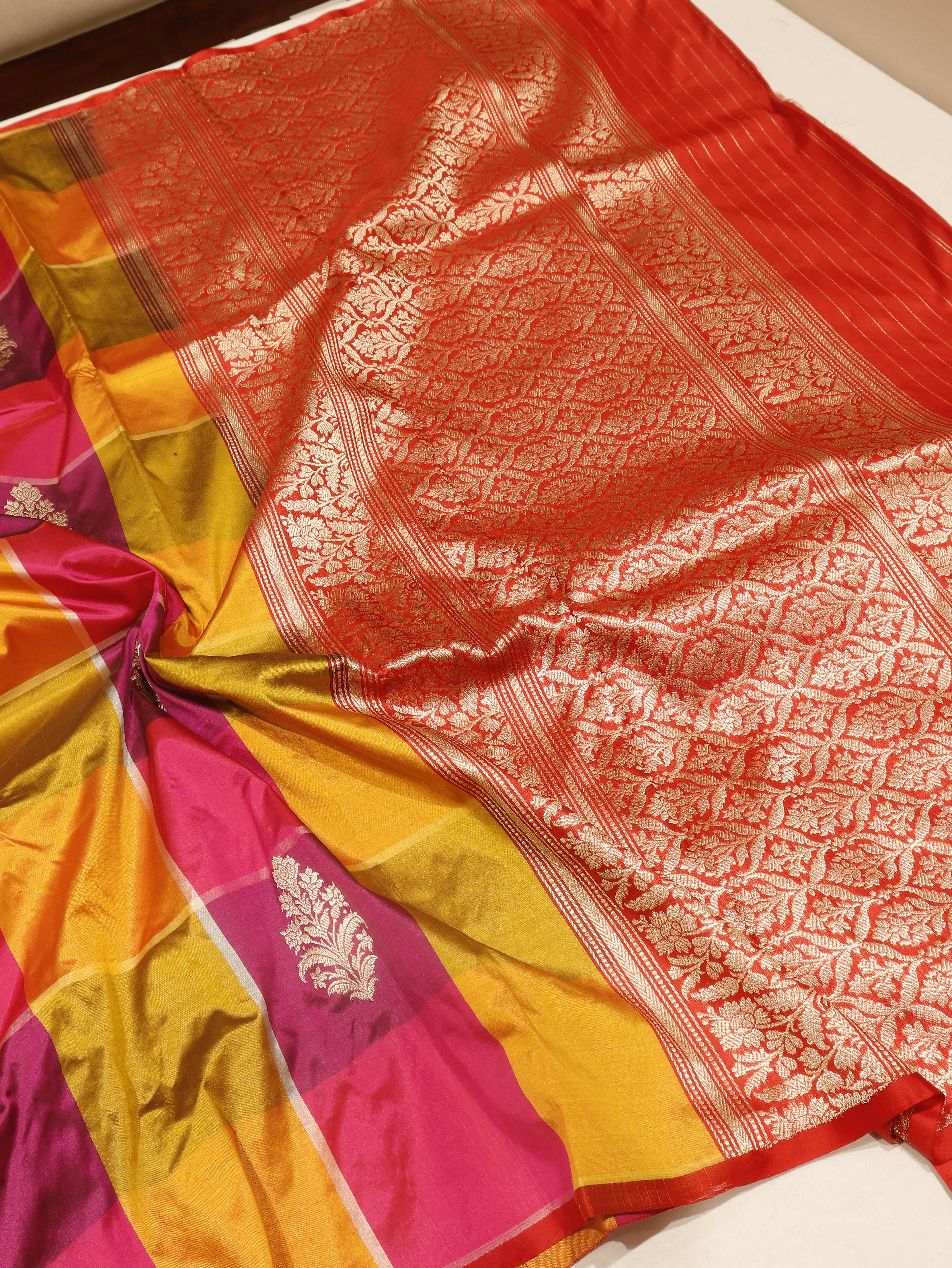 Minimal Border Handloom Pure Katan Silk Saree - Red