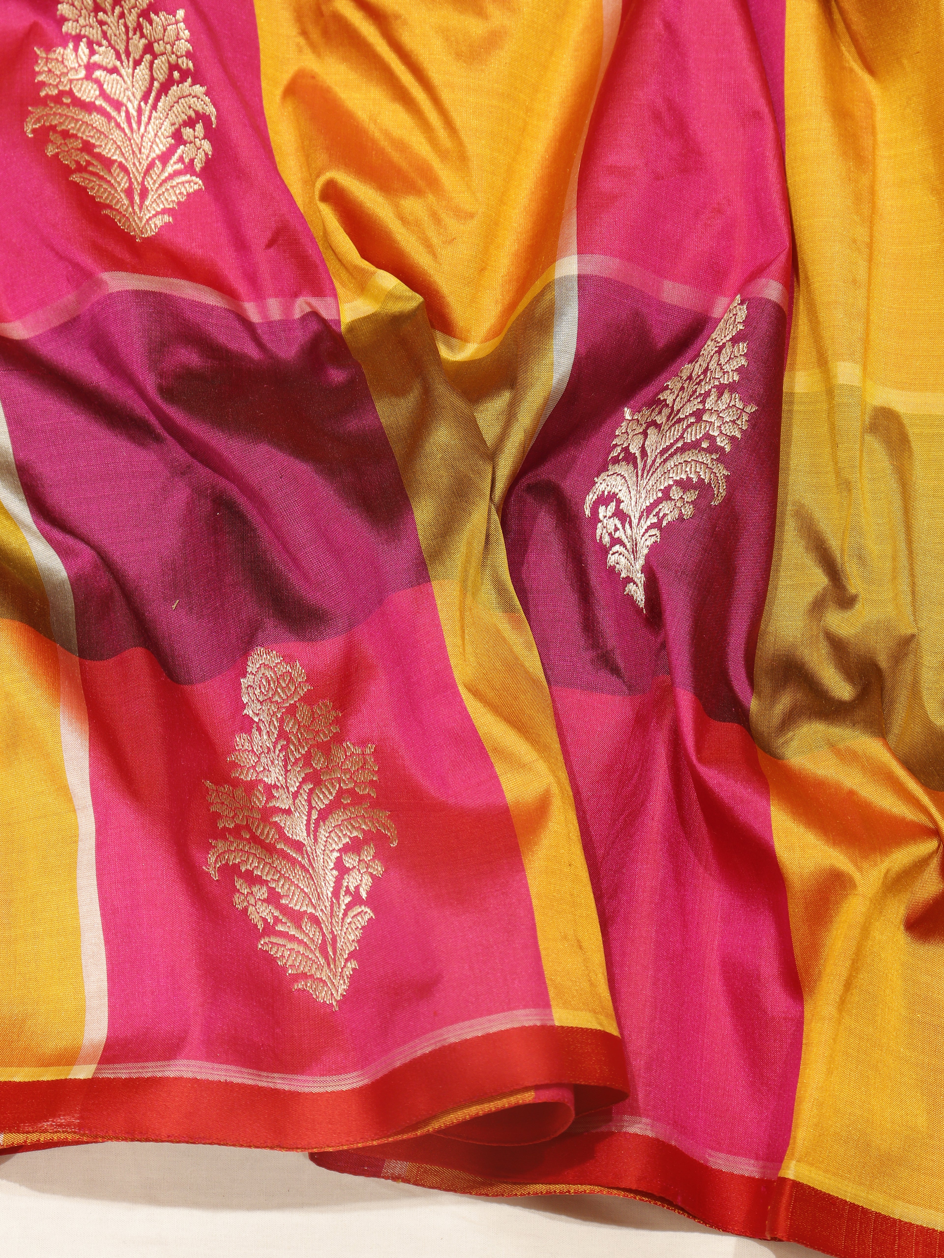 Minimal Border Handloom Pure Katan Silk Saree - Red