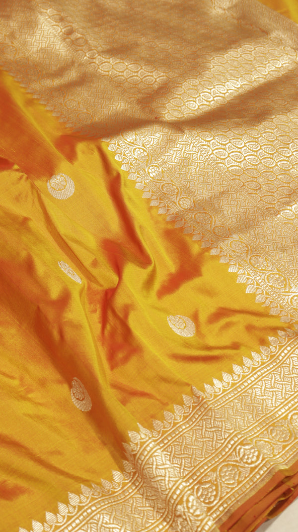 Chand Tara Handwoven Pure Banarasi Silk Saree