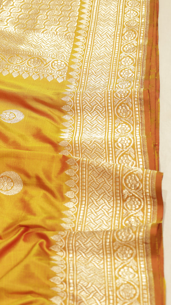 Chand Tara Handwoven Pure Banarasi Silk Saree